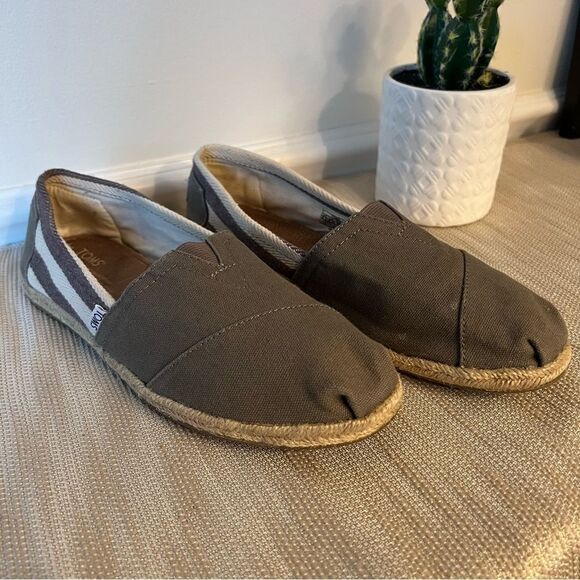 TOMS Womens Classic, Grey, stripe, Slip-Ons University shoes, size 8.5 - Picture 4 of 15